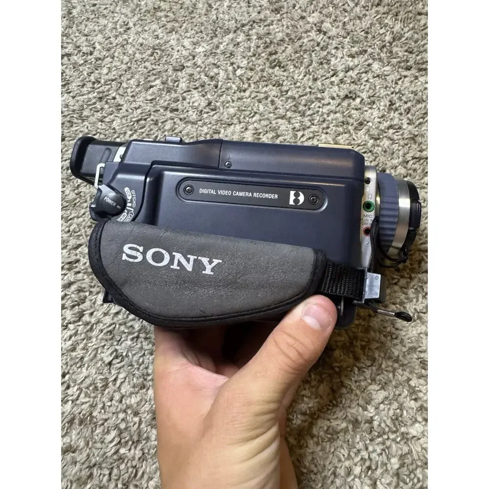 Sony DCR-TRV530 Digital8 Camcorder Complete Kit Tested Remote Light Bag